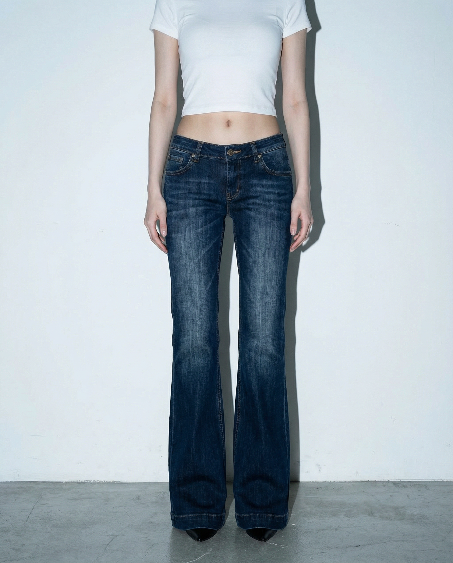 Dark Wash Low-Waist Faded Flare Jeans - nightcity clothing