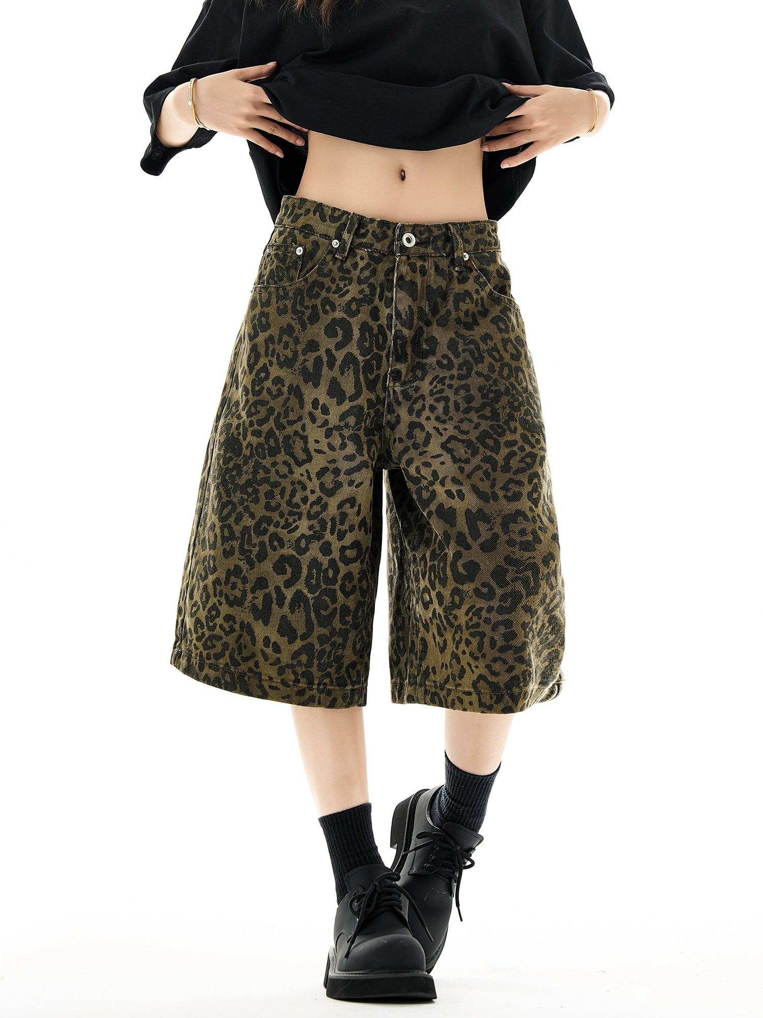 Leopard Print Wide-Leg Bermuda Shorts