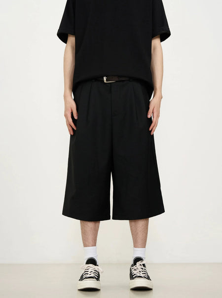 Wide-Leg Pleated Bermuda Shorts