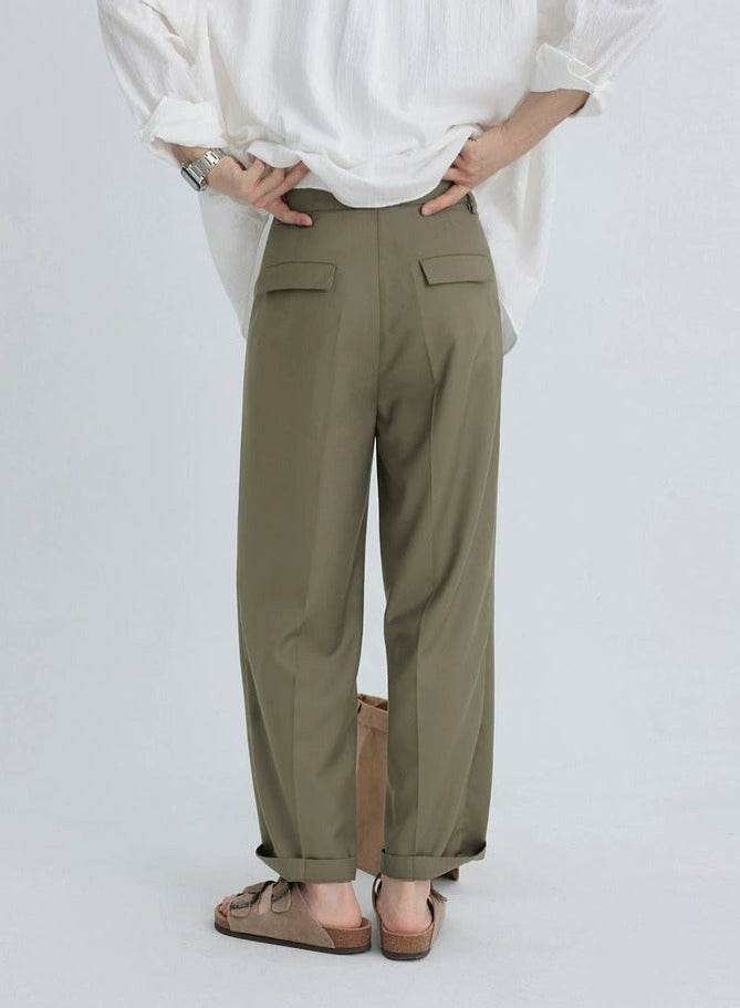 Relaxed Tapered Pleated Trousers with Pockets