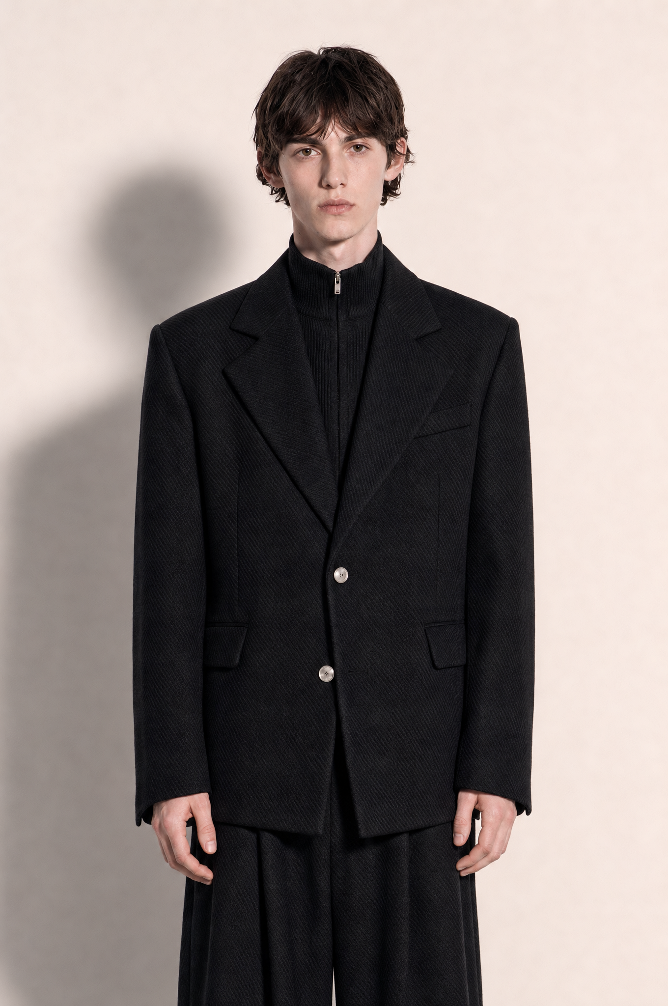 Boxy Hybrid Blazer in Black – blazer detail