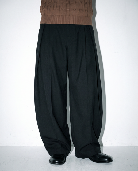 Barrel Leg Deep-Pleated Trousers