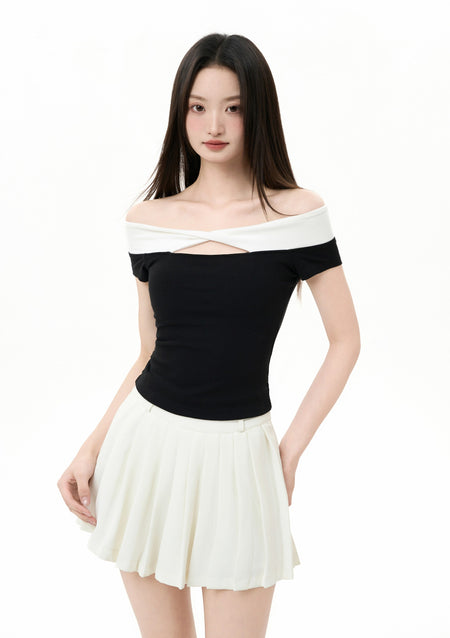 Off Shoulder Contrast Trim Short Sleeve Top