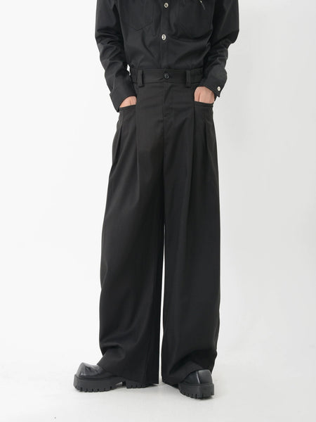 Wide-Leg Pleated Trousers with Fine Line Pocket Detail