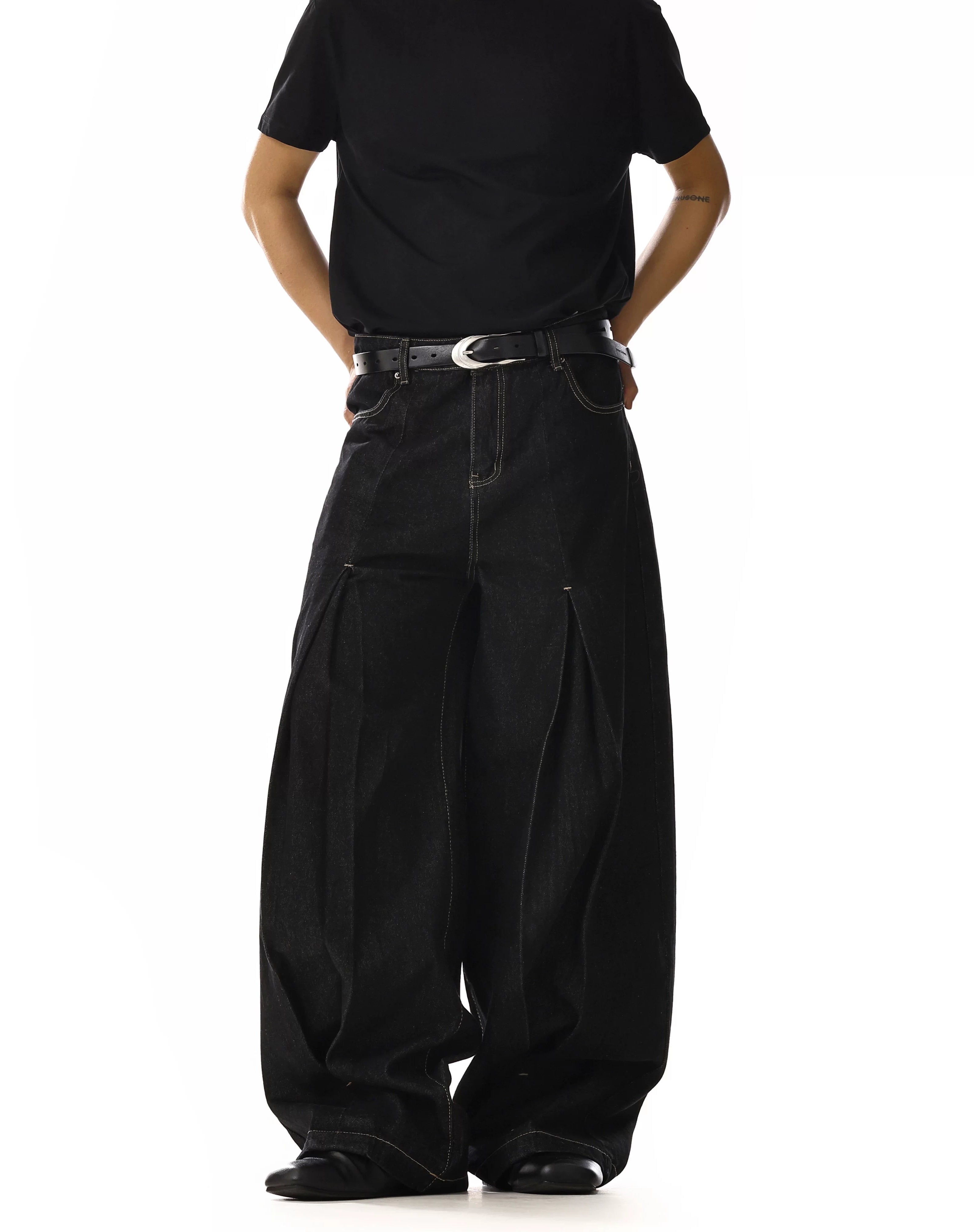 Half-Pleated Dark Wash Contrast Stitch Wide Jeans