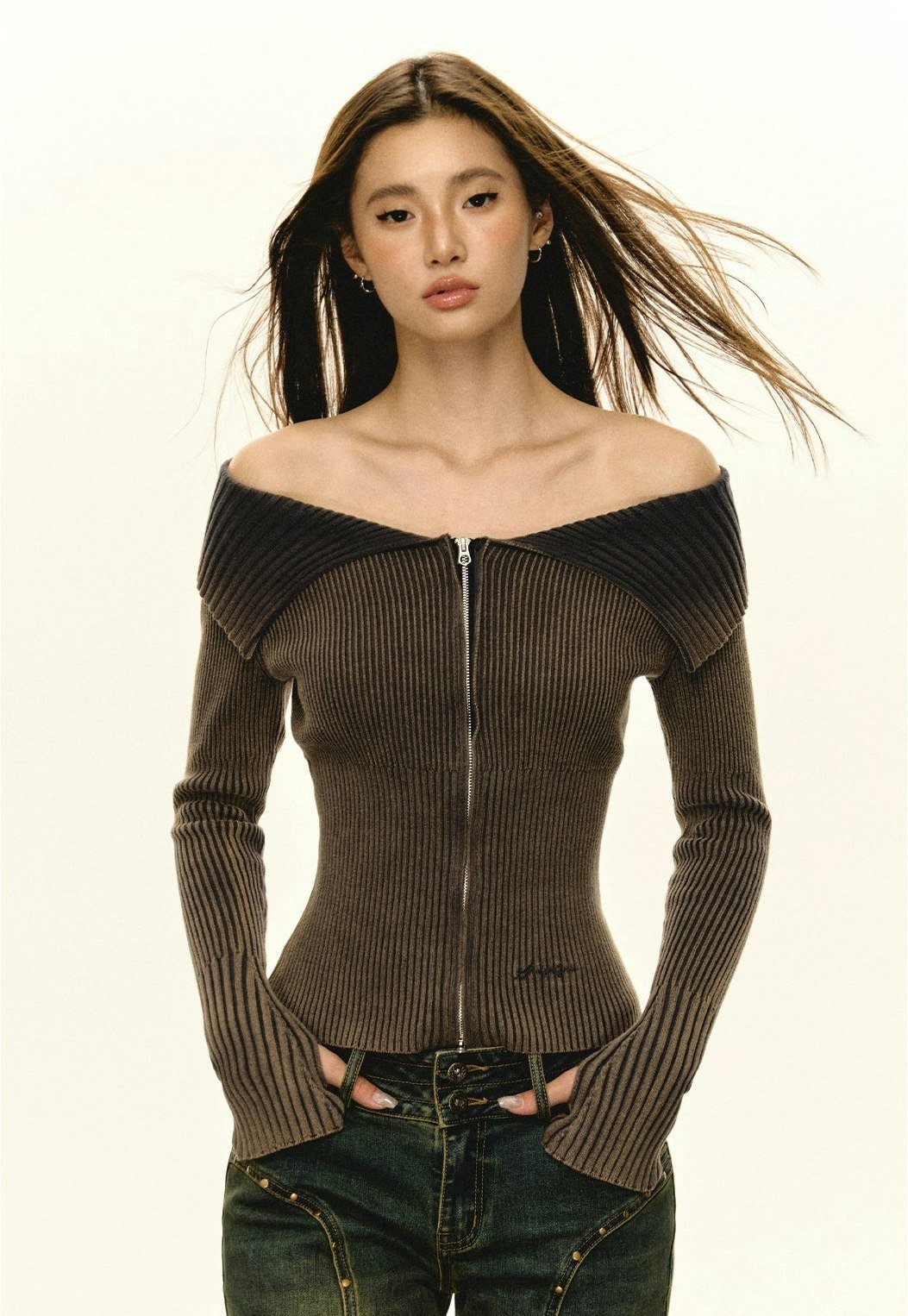 Off-Shoulder Ribbed Gradient Knit Zip-up Sweater