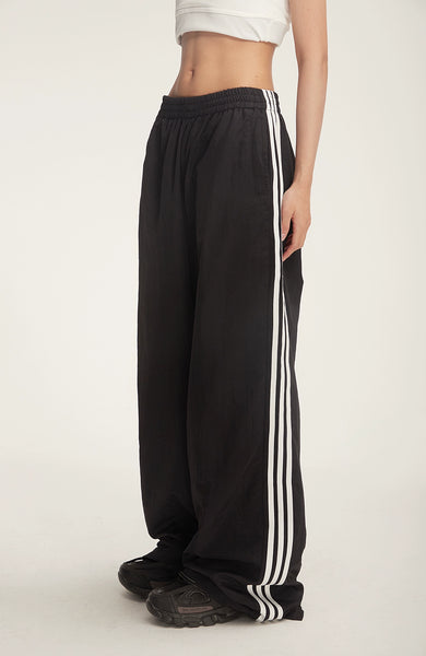 STRINGS WIDE TRACK PANTS / GRAY – VIAVANDA