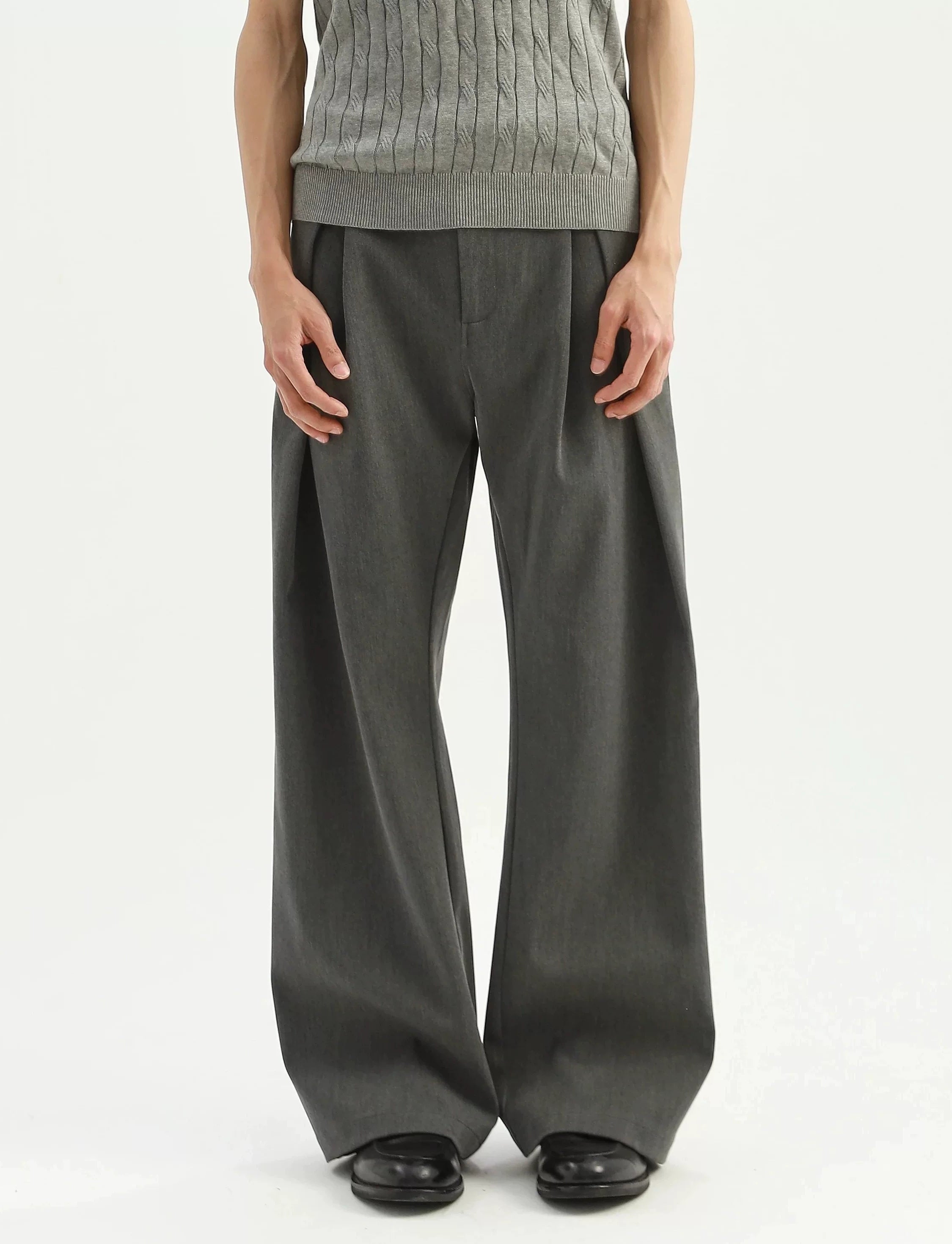 Barrel Leg Deep-Pleated Trousers