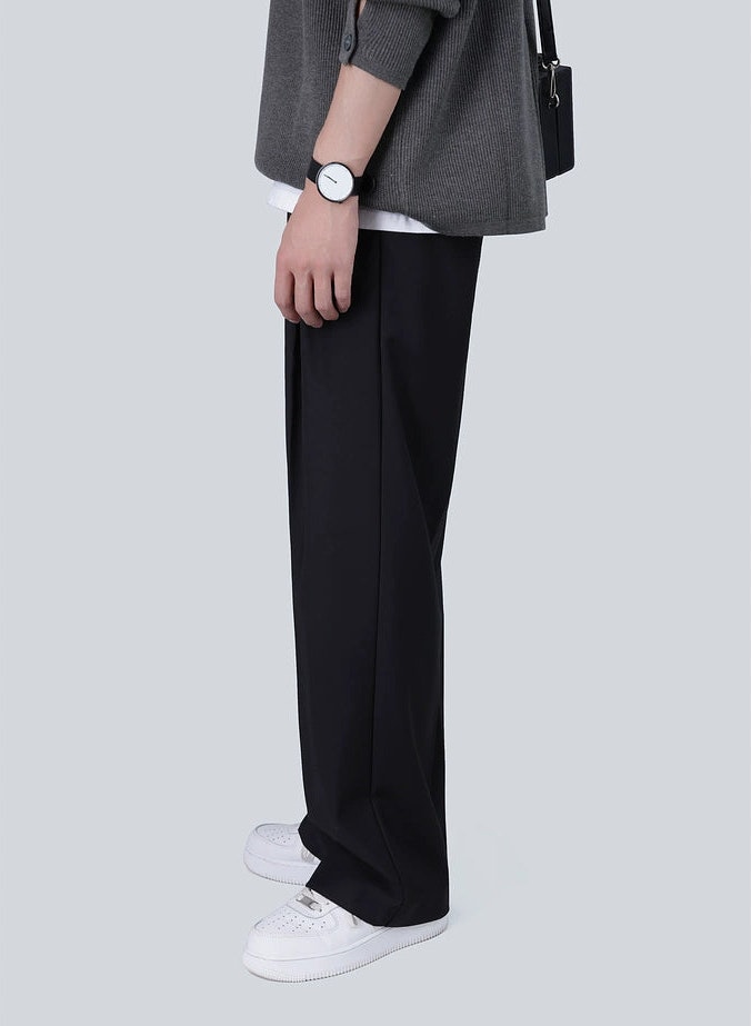 Classic Pleated Trousers with Side Pockets