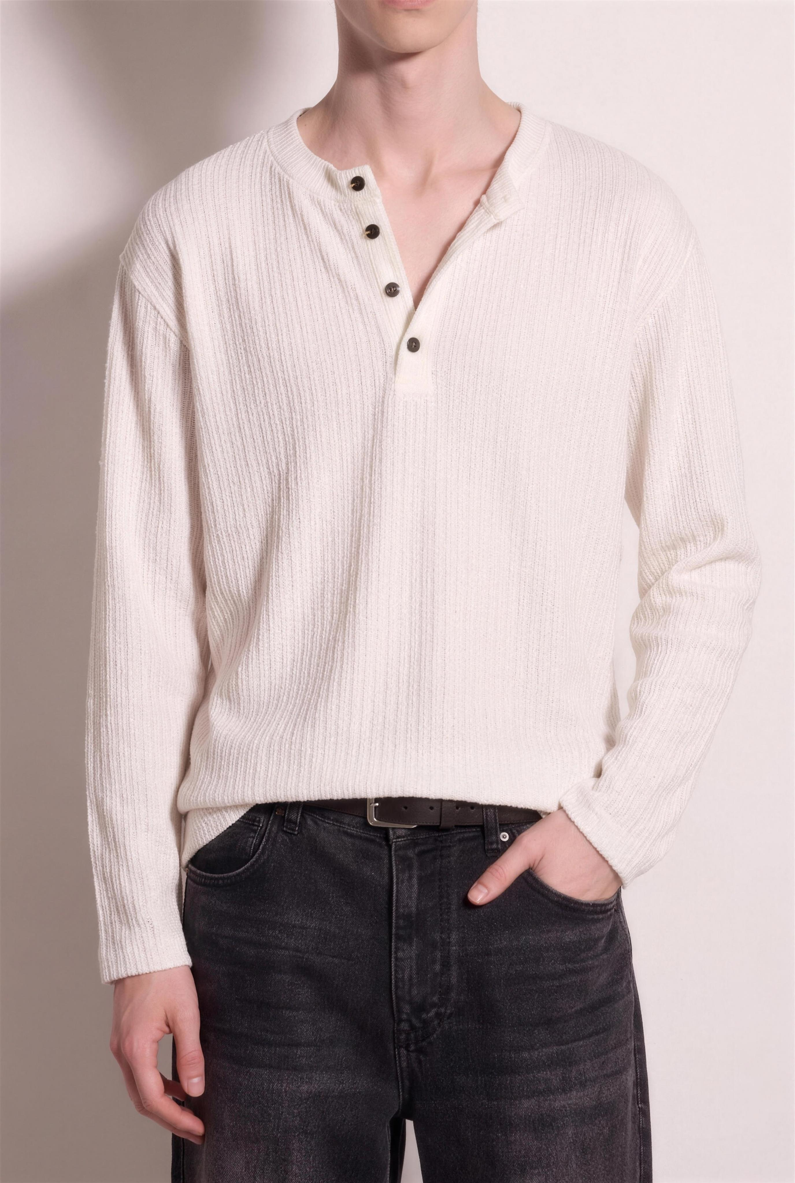 Long Sleeve Textured Henley Shirt in White – placket detail