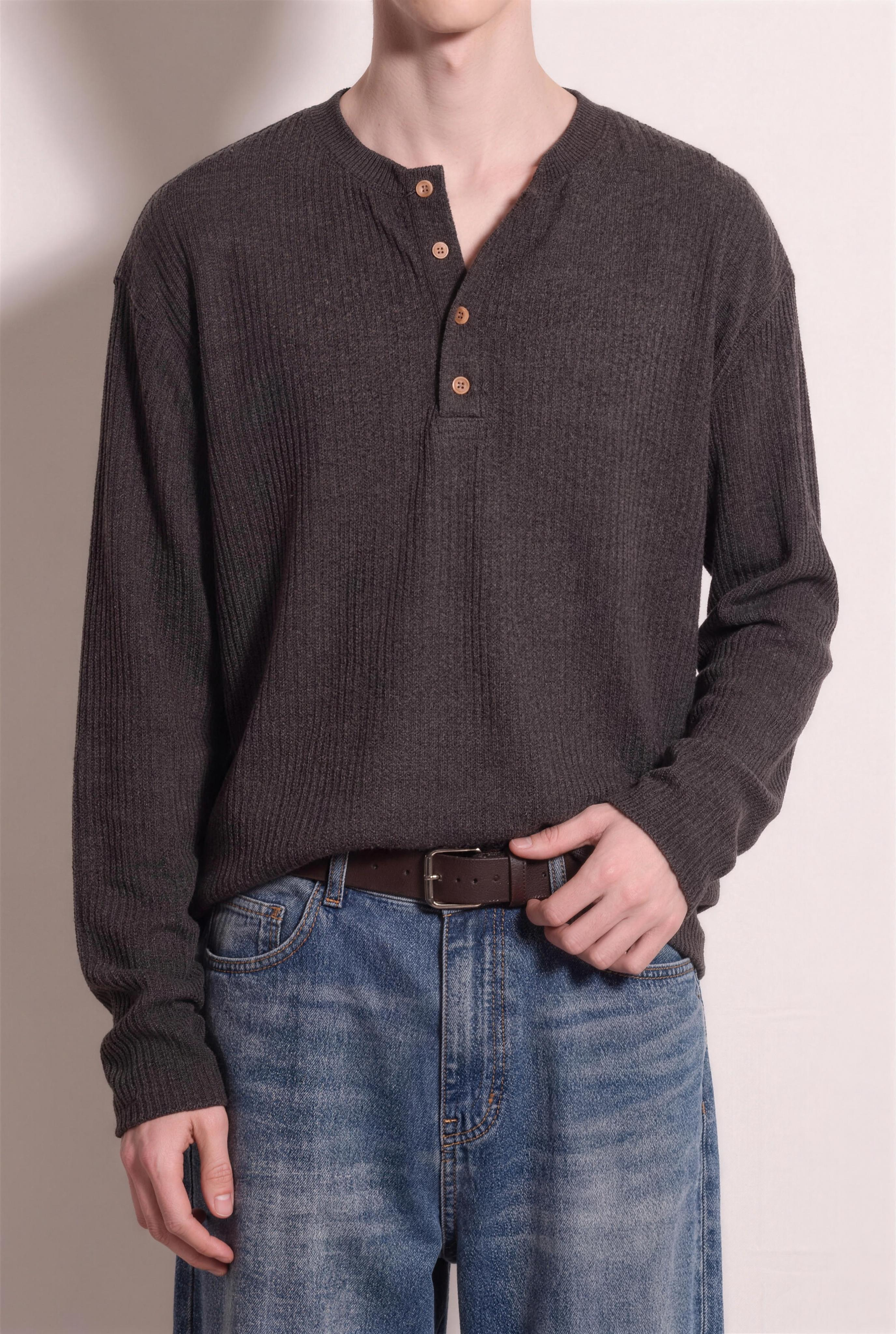 Long Sleeve Textured Henley Shirt in Dark Grey – placket detail