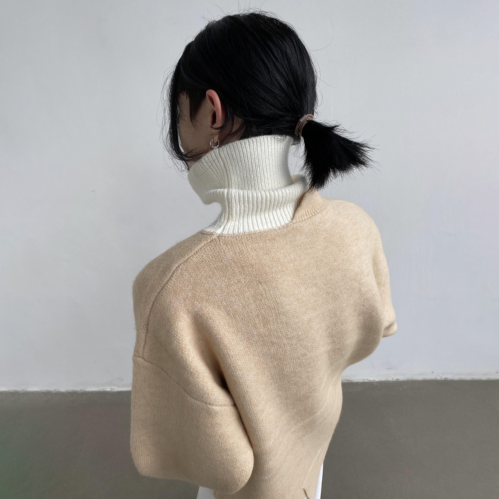 Color-Block Asymmetric Hem Turtleneck Sweater - nightcity clothing