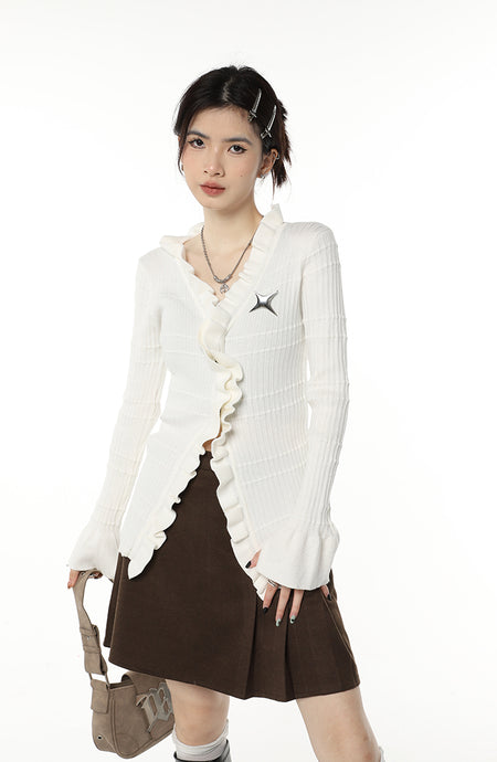 Ruffled Hem Ribbed Top with Star Pin Accessory