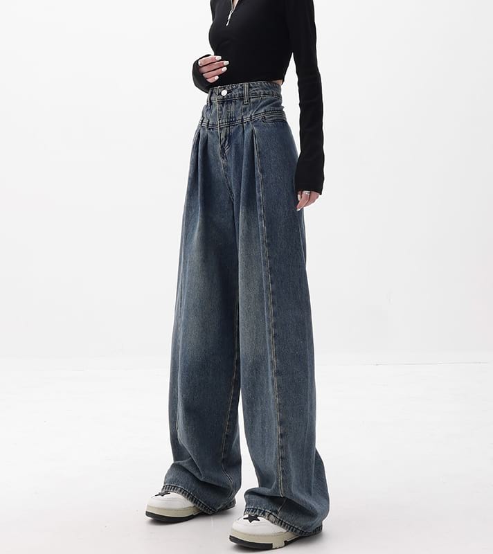 Wide Leg Pleated Jeans