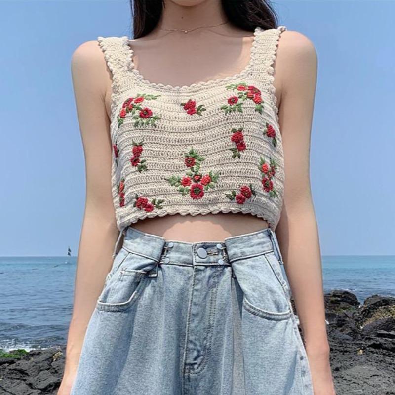 Cropped Floral Sleeveless Top - nightcity clothing
